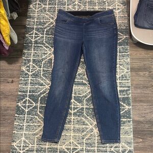 Blue Skinny Jeans with Tapered Leg and Medium-Dark Wash